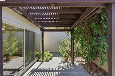315 Creekview Ct, Vacaville, CA 95688 - Photo 25