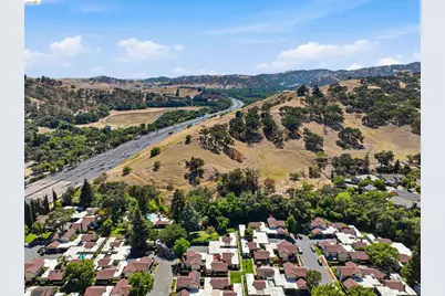 315 Creekview Ct, Vacaville, CA 95688 - Photo 35