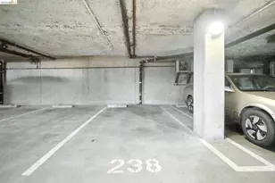 311 Oak St, Oakland, CA 94607 - Photo 43