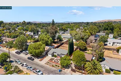 2437 Hemlock Avenue, Concord, CA 94520 - Photo 27