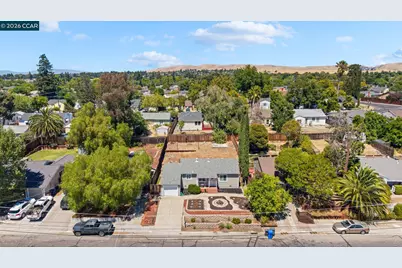 2437 Hemlock Avenue, Concord, CA 94520 - Photo 25
