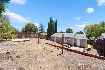 2437 Hemlock Avenue, Concord, CA 94520 - Photo 9