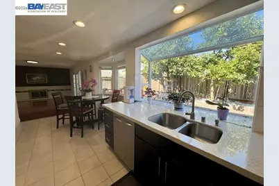24354 Chandler Rd, Hayward, CA 94545 - Photo 9