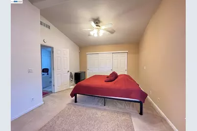1370 Buckingham Way, Hayward, CA 94544 - Photo 21