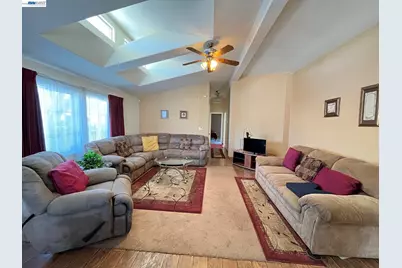 1370 Buckingham Way, Hayward, CA 94544 - Photo 3