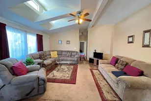 1370 Buckingham Way, Hayward, CA 94544 - Photo 3