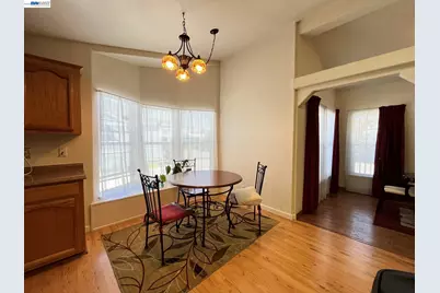 1370 Buckingham Way, Hayward, CA 94544 - Photo 15