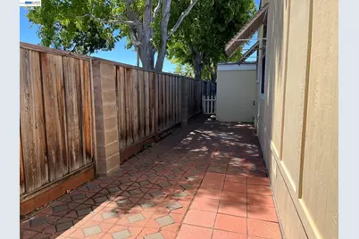 1370 Buckingham Way, Hayward, CA 94544 - Photo 35