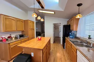 1370 Buckingham Way, Hayward, CA 94544 - Photo 13