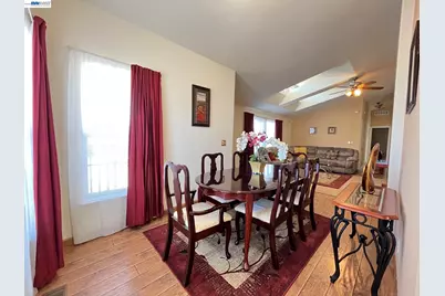 1370 Buckingham Way, Hayward, CA 94544 - Photo 7