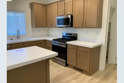 245 Aloha Way, Pittsburg, CA 94565 - Photo 9