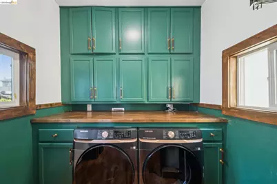 933 37th St, Oakland, CA 94608 - Photo 41