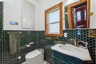 933 37th St, Oakland, CA 94608 - Photo 39