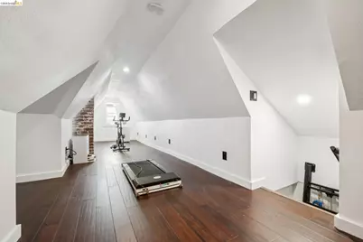 933 37th St, Oakland, CA 94608 - Photo 37