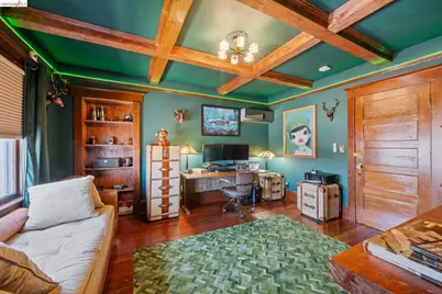 933 37th St, Oakland, CA 94608 - Photo 25