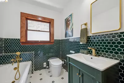 933 37th St, Oakland, CA 94608 - Photo 31