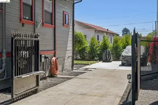 933 37th St, Oakland, CA 94608 - Photo 45