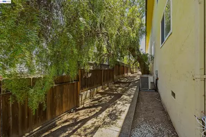 20940 Locust St, Hayward, CA 94541 - Photo 43