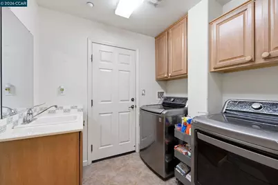 2147 Tsushima St, Hercules, CA 94547 - Photo 15