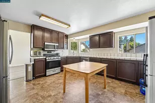 1007 Valley Oak Way, Fairfield, CA 94533 - Photo 17
