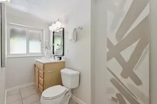 5649 Castle Dr, Oakland, CA 94611 - Photo 39