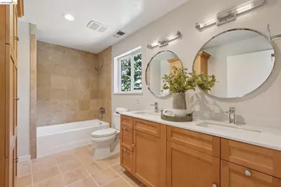5649 Castle Dr., Oakland, CA 94611 - Photo 23