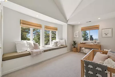 5649 Castle Dr., Oakland, CA 94611 - Photo 25