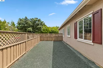 327 Goodall Dr, Mountain House, CA 95391 - Photo 45