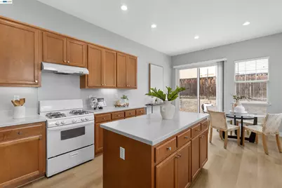 327 Goodall Dr, Mountain House, CA 95391 - Photo 17