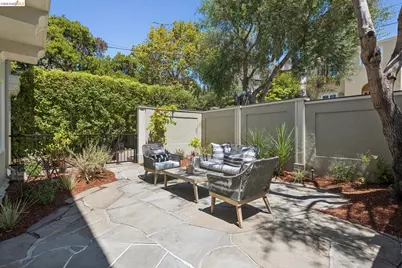 822 Mendocino Ave, Berkeley, CA 94707 - Photo 9