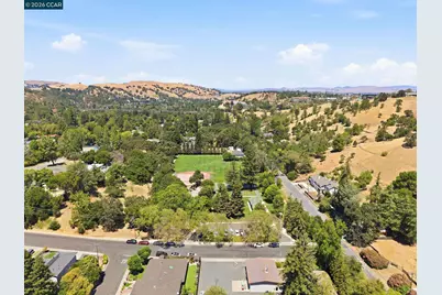 8 Lander Dr, Martinez, CA 94553 - Photo 65