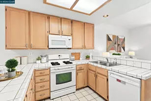 11 Seabreeze Dr, Richmond, CA 94804 - Photo 13