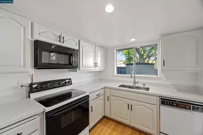 36 Miramonte Dr, Moraga, CA 94556 - Photo 7