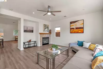 544 Pine Creek Cir, Fairfield, CA 94534 - Photo 7