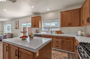 544 Pine Creek Cir, Fairfield, CA 94534 - Photo 13