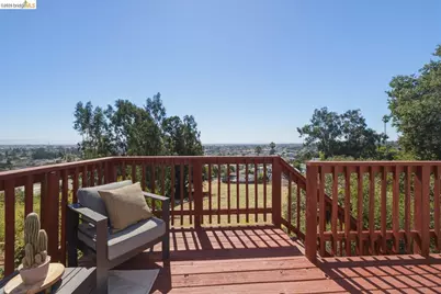 7843 Outlook Ave, Oakland, CA 94605 - Photo 33