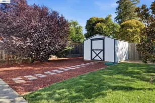 1829 Elkwood Dr, Concord, CA 94519 - Photo 37