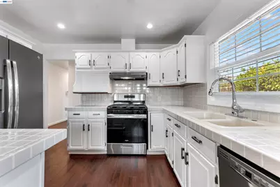 354 Berry Ave, Hayward, CA 94544 - Photo 17