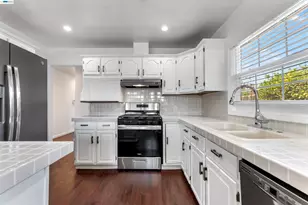 354 Berry Ave, Hayward, CA 94544 - Photo 17