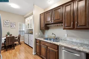 443 College Ave, Palo Alto, CA 94306 - Photo 17