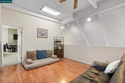 443 College Ave, Palo Alto, CA 94306 - Photo 19