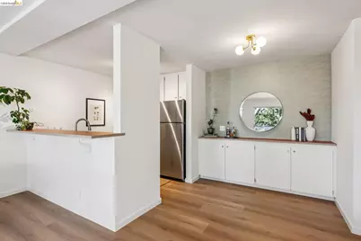377 Palm Ave #305, Oakland, CA 94610 - Photo 7