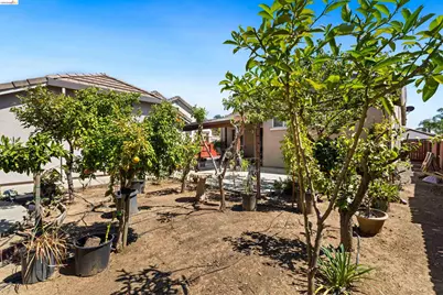 1676 Hickam Cir, Suisun City, CA 94585 - Photo 43