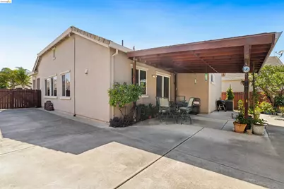 1676 Hickam Cir, Suisun City, CA 94585 - Photo 35