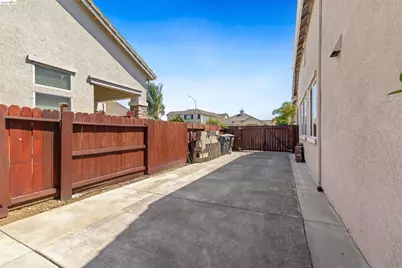 1676 Hickam Cir, Suisun City, CA 94585 - Photo 33