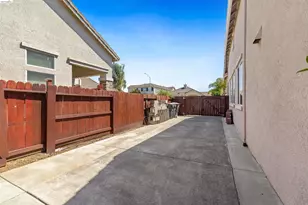 1676 Hickam Cir, Suisun City, CA 94585 - Photo 33