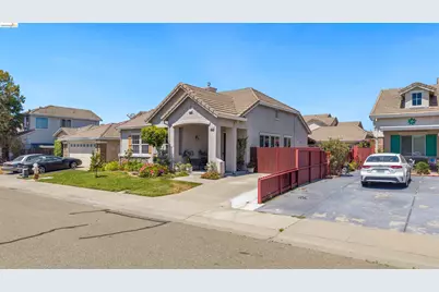 1676 Hickam Cir, Suisun City, CA 94585 - Photo 3