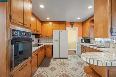 96 Corte Eulalia, San Lorenzo, CA 94580 - Photo 11