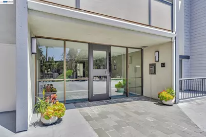 567 Oakland Ave #104, Oakland, CA 94606 - Photo 9