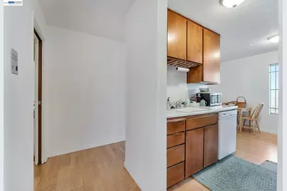 567 Oakland Ave #104, Oakland, CA 94606 - Photo 19